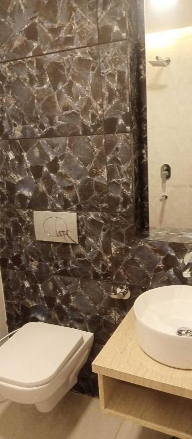 Oyo Mmc Hotel And Restaurant Meerut Dış mekan fotoğraf